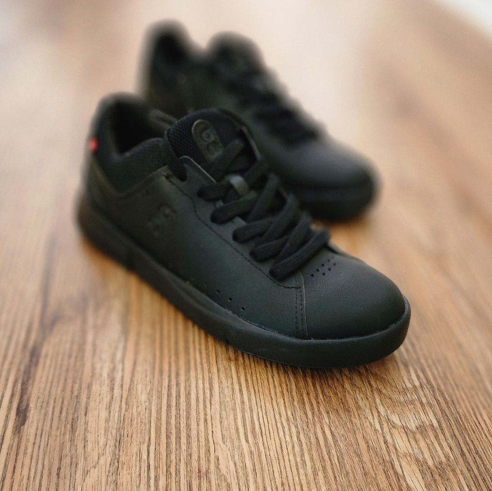Size 7 - 🆕️Women's ON THE RODER Advantage Tennis Black Sneakers - Picture 9 of 14